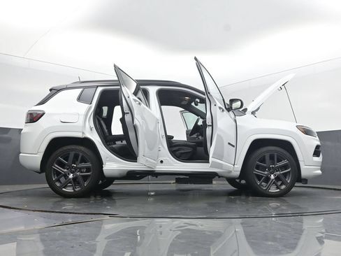 Used 2025 Jeep Compass Limited w/ High Altitude Package AWD/4WD image 64