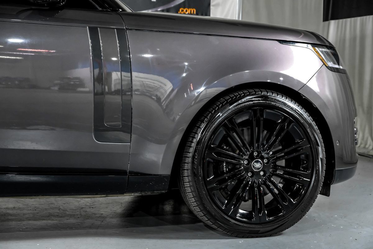 Used 2024 Land Rover Range Rover SE AWD/4WD image 7