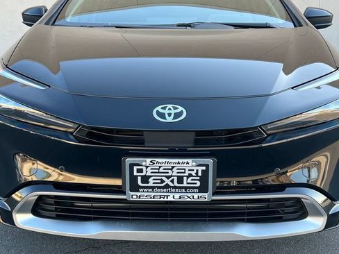 Used 2026 Toyota Prius Plug-In Hybrid FWD image 4