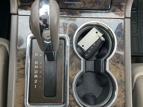 Used 2015 Lincoln Navigator 4WD image 17