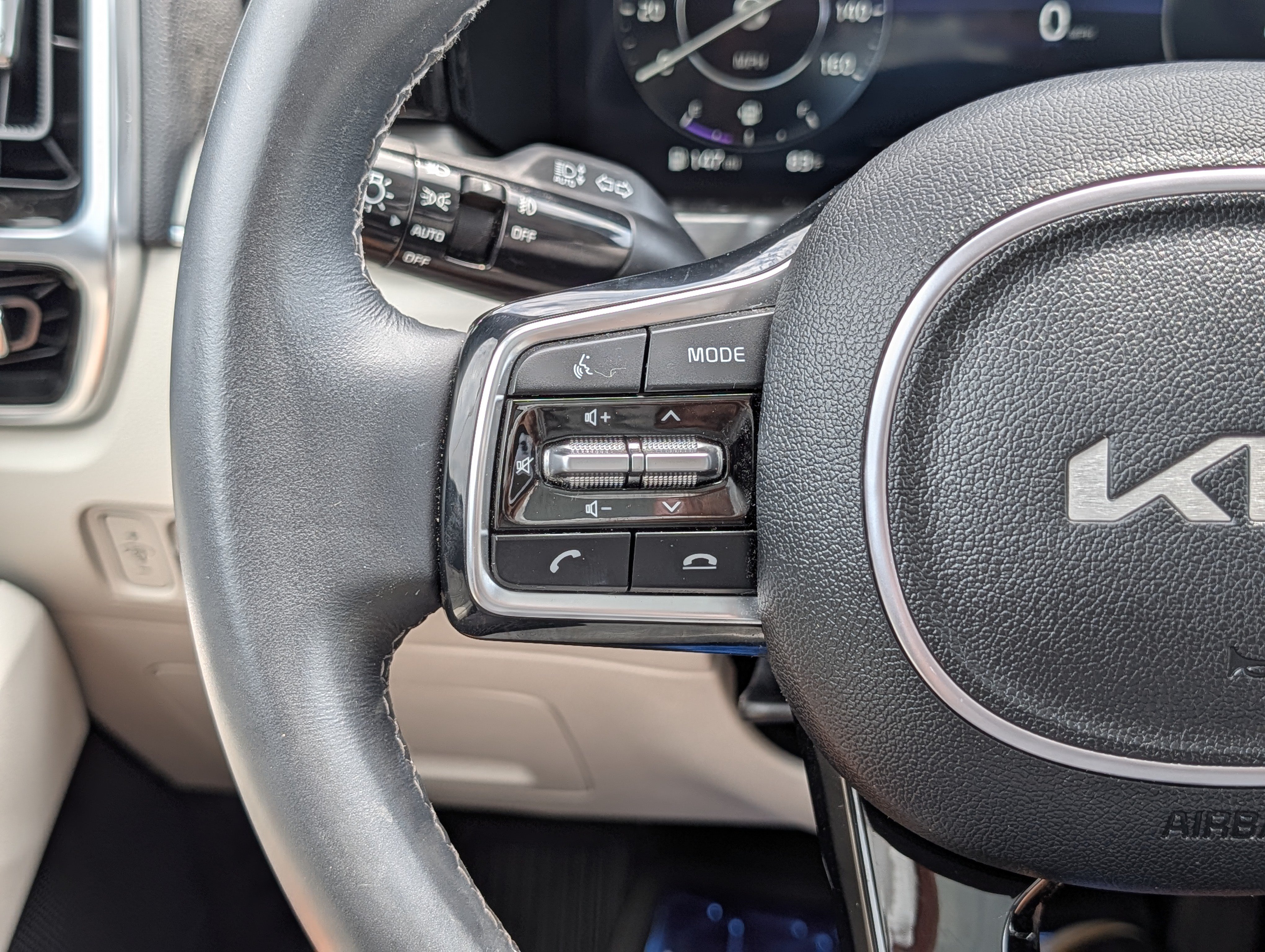 Used 2023 Kia Sorento SX AWD/4WD image 26
