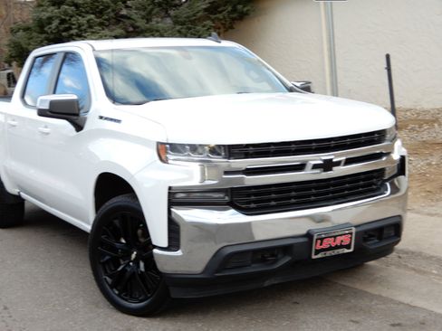 Used 2022 Chevrolet Silverado 1500 LT w/ Leather Package image 2