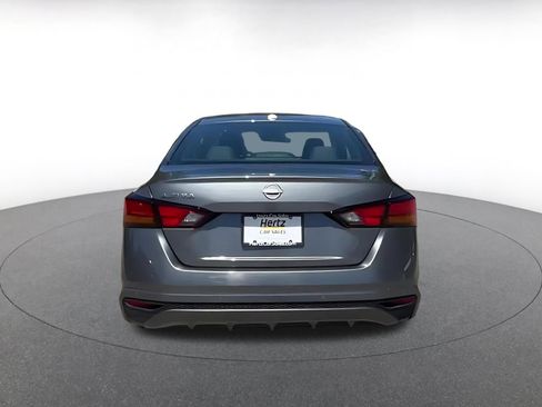 Used 2025 Nissan Altima 2.5 SV FWD image 12
