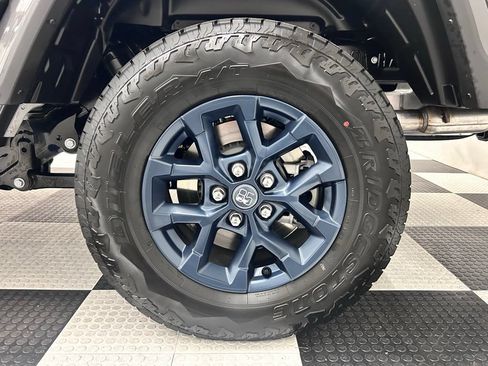 New 2026 Jeep Gladiator Sport AWD/4WD image 8