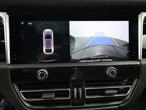 Certified 2024 Porsche Macan AWD/4WD image 15
