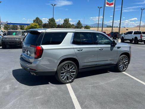 Used 2025 GMC Yukon Denali Ultimate AWD/4WD image 7