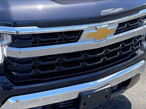 Used 2023 Chevrolet Silverado 1500 LT AWD/4WD image 29