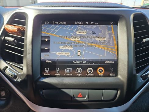 Used 2015 Jeep Cherokee Trailhawk w/ Comfort/Convenience Group AWD/4WD image 19