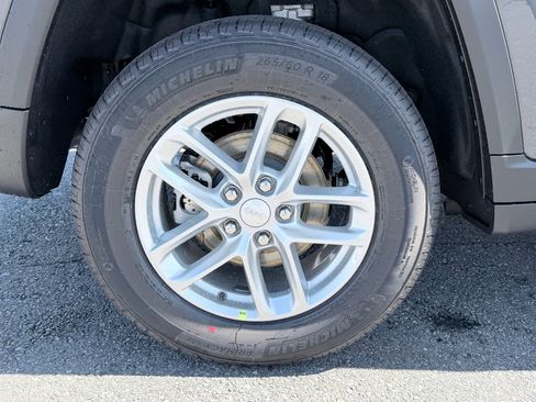 New 2026 Jeep Grand Cherokee Laredo X RWD image 37