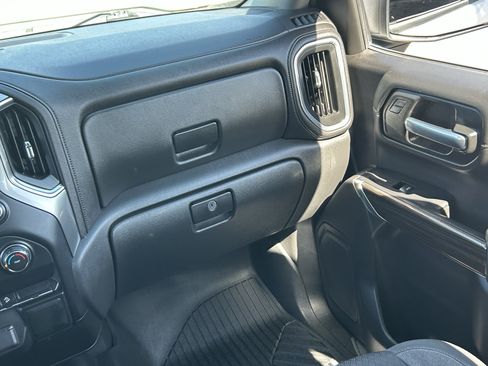 Certified 2020 Chevrolet Silverado 1500 LT Trail Boss AWD/4WD image 18