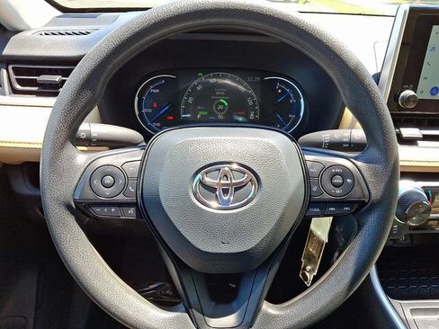 Used 2025 Toyota RAV4 LE AWD/4WD image 18