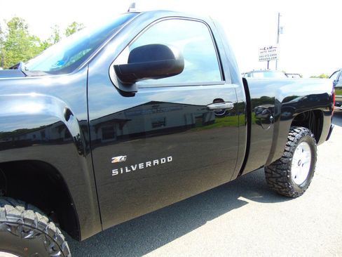 Used 2010 Chevrolet Silverado 1500 LT w/ Interior Plus Package AWD/4WD image 22
