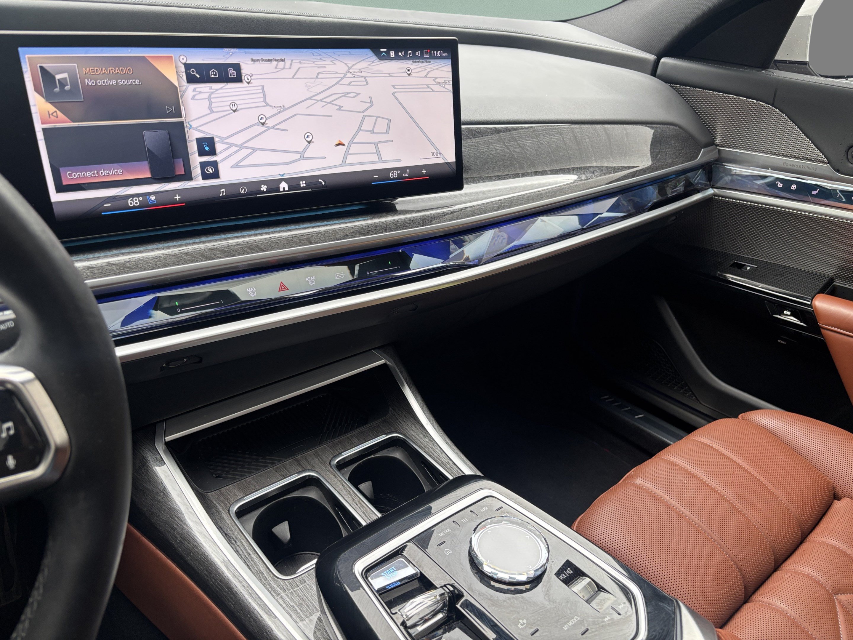 Certified 2024 BMW i7 eDrive50 w/ M Sport Package RWD image 11