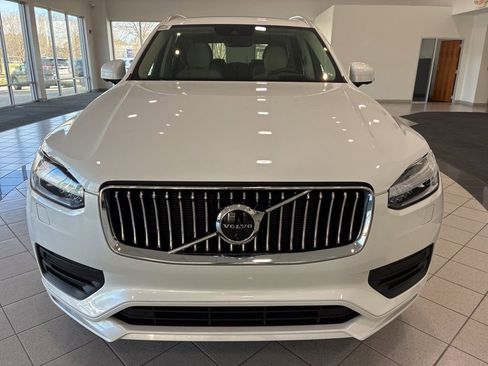 Used 2022 Volvo XC90 T6 Momentum w/ Advanced Package image 2