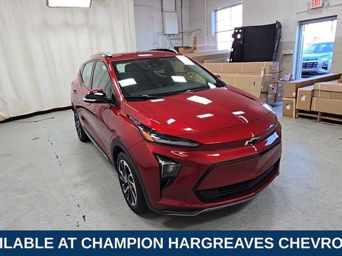 Certified 2023 Chevrolet Bolt EUV Premier FWD image 2