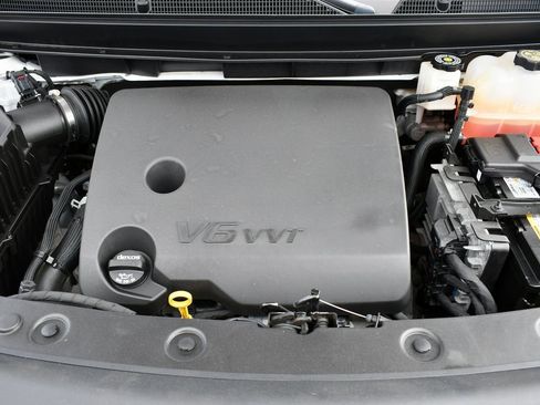 Used 2024 Buick Enclave Premium image 12