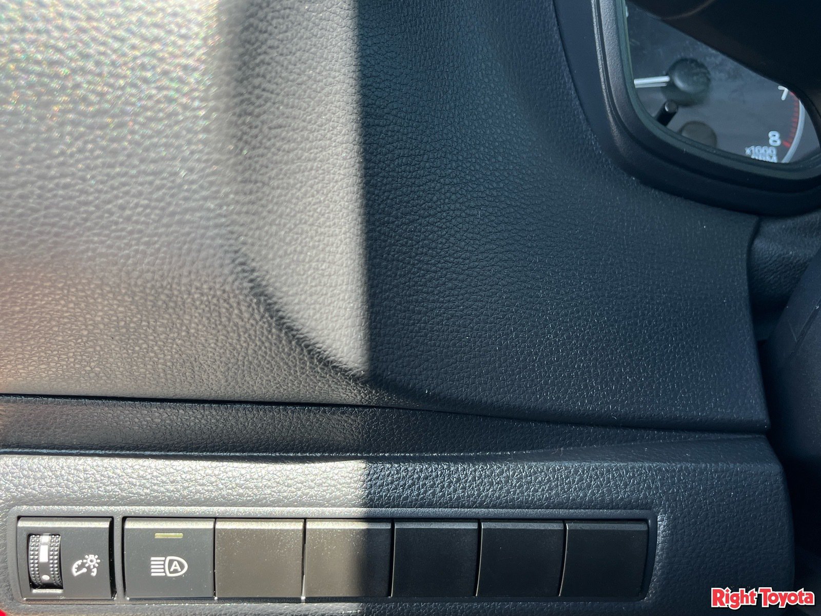 Certified 2025 Toyota Corolla LE FWD image 32