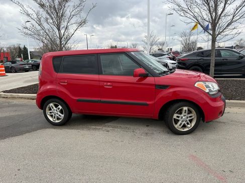 Used 2010 Kia Soul + image 4