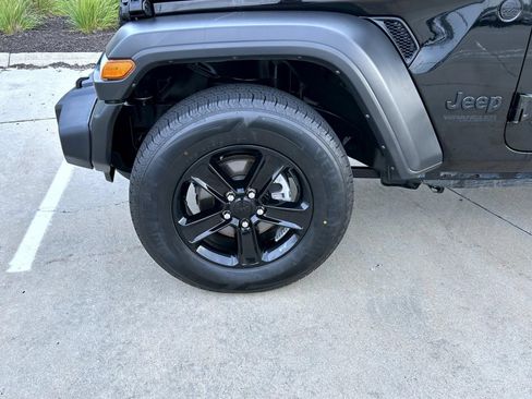 Used 2022 Jeep Wrangler Unlimited Sport AWD/4WD image 22