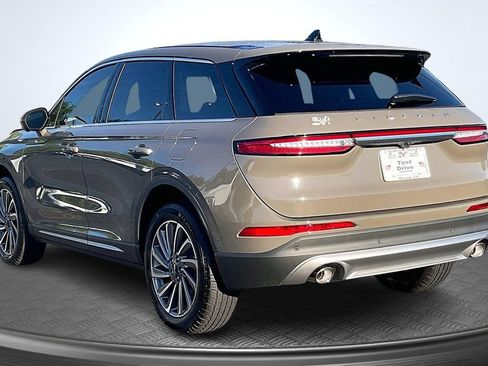 Used 2025 Lincoln Corsair Reserve FWD image 5