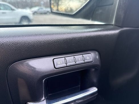 Used 2018 Chevrolet Silverado 1500 LTZ Z71 image 11