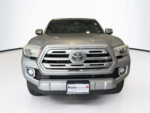 Used 2019 Toyota Tacoma Limited AWD/4WD image 2