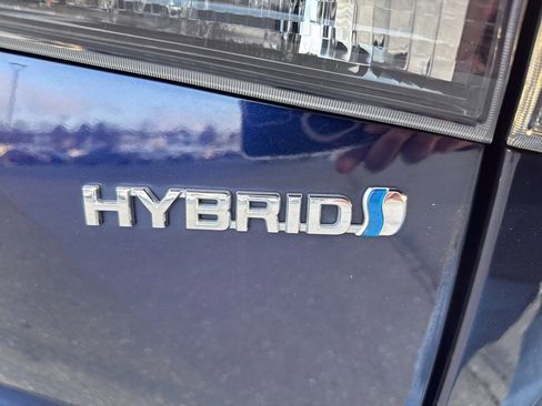 Used 2021 Toyota Highlander XLE image 11