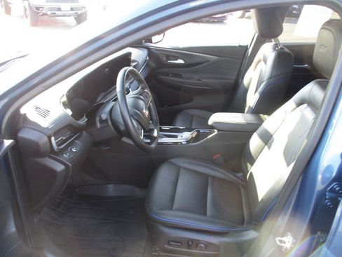 Used 2024 Buick Envista Sport Touring FWD image 17