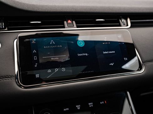 Used 2023 Land Rover Range Rover Evoque R-Dynamic SE image 33