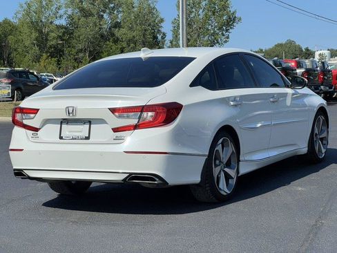 Used 2018 Honda Accord Touring image 10