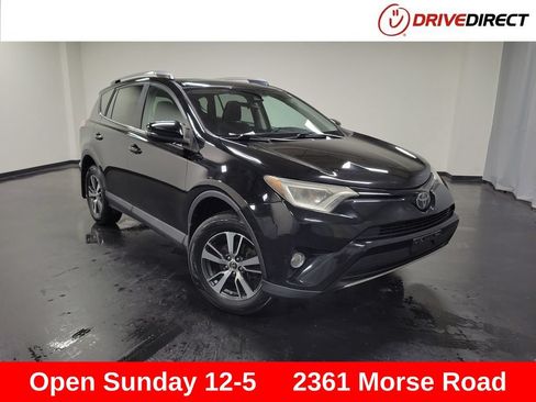 Used 2018 Toyota RAV4 XLE AWD/4WD image 1