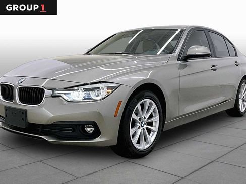 Used 2018 BMW 320i Sedan RWD image 1