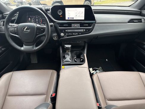 Used 2024 Lexus ES 350 w/ Premium Package image 16