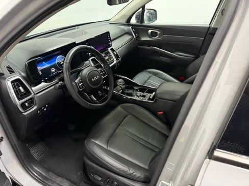 Used 2023 Kia Sorento SX image 14