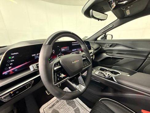 New 2026 Cadillac Lyriq V AWD/4WD image 8