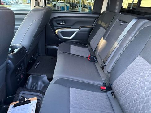 Used 2024 Nissan Titan SV w/ SV Convenience Package image 33