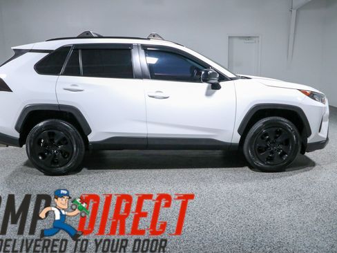 Used 2020 Toyota RAV4 LE FWD image 6
