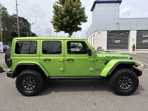 Used 2025 Jeep Wrangler Unlimited Rubicon AWD/4WD image 9