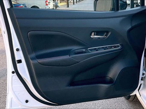 Used 2024 Nissan Versa SR image 21