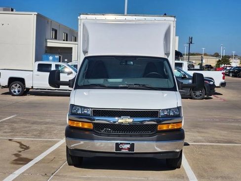 Used 2025 Chevrolet Express 3500 w/ Power Convenience Package image 8