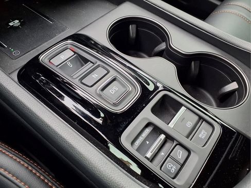 Certified 2025 Honda Pilot TrailSport image 18