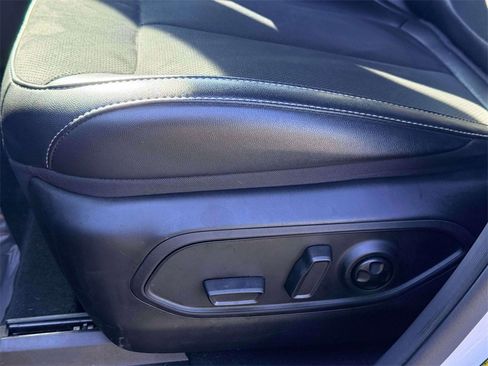 Used 2024 Jeep Grand Cherokee L Laredo image 15