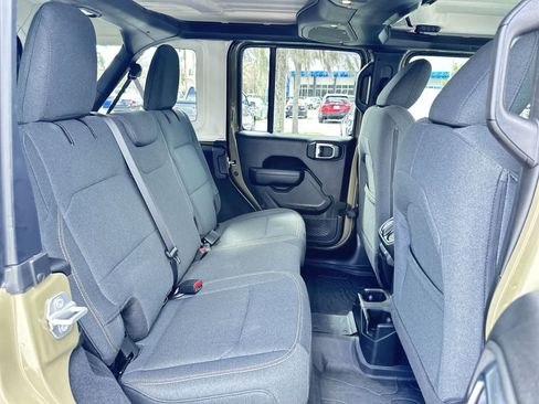 Used 2025 Jeep Wrangler Sport S image 16