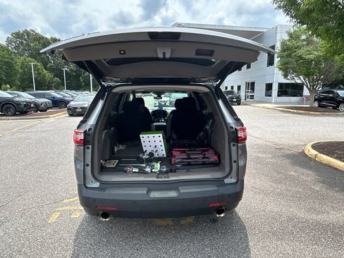 Used 2019 Chevrolet Traverse LT w/ LT Premium Package AWD/4WD image 15