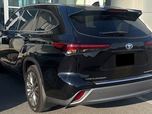Used 2021 Toyota Highlander Platinum AWD/4WD image 6