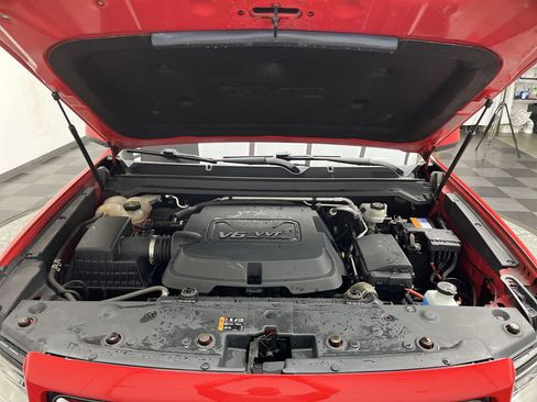 Used 2015 GMC Canyon SLE AWD/4WD image 25