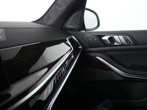 Used 2026 BMW X7 M60i image 27