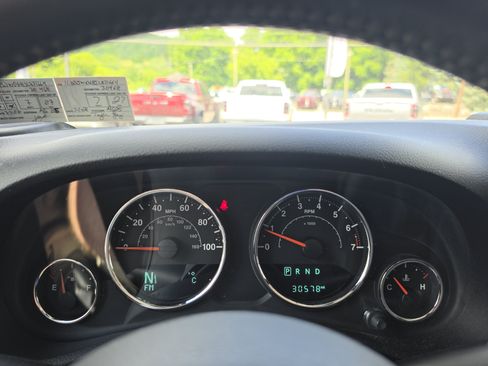 Used 2018 Jeep Wrangler Unlimited Sport AWD/4WD image 21