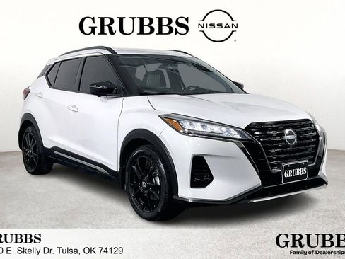 Used 2023 Nissan Kicks SR w/ SR Premium Package image 1