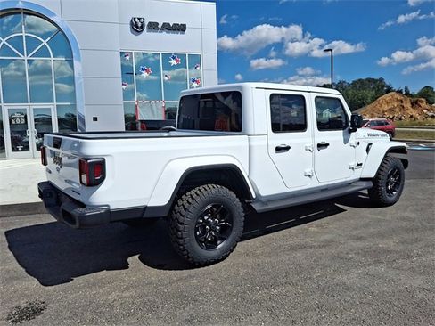 New 2025 Jeep Gladiator Sport image 10